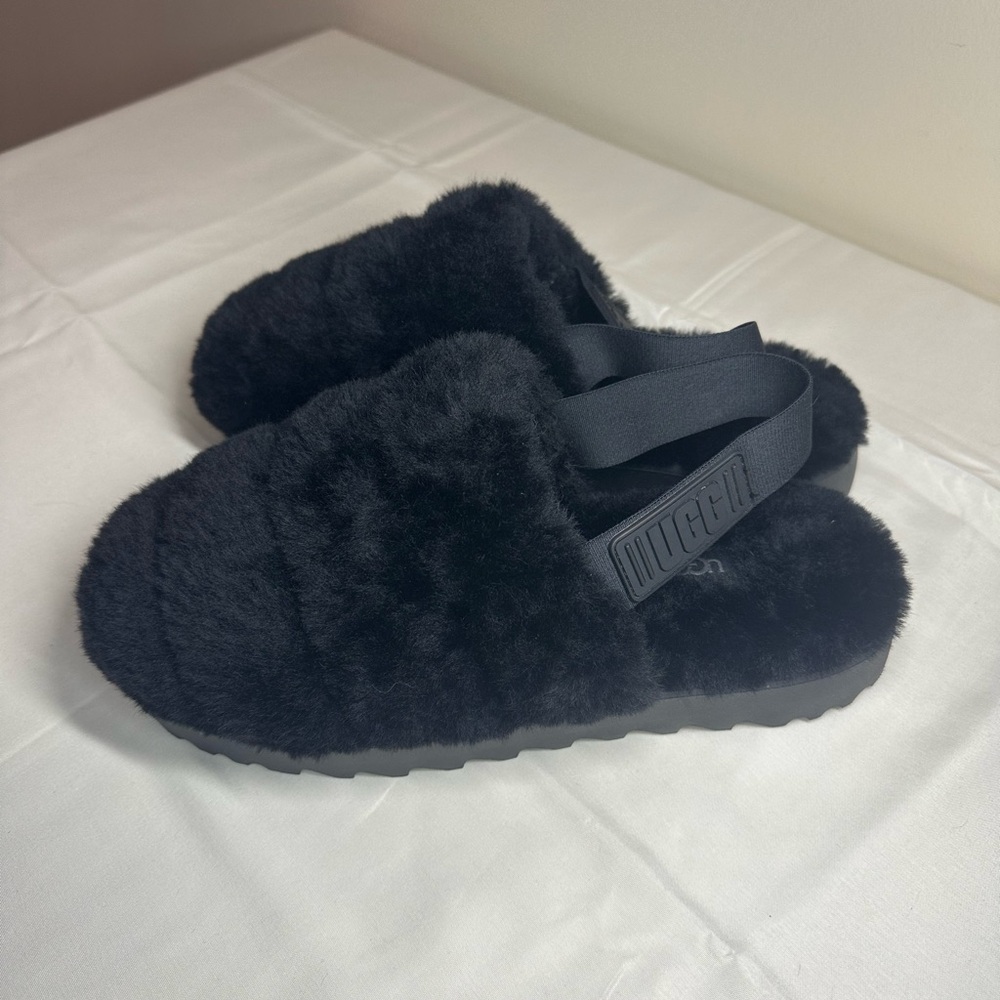 UGG women’s black fluff shearling slippers size 10